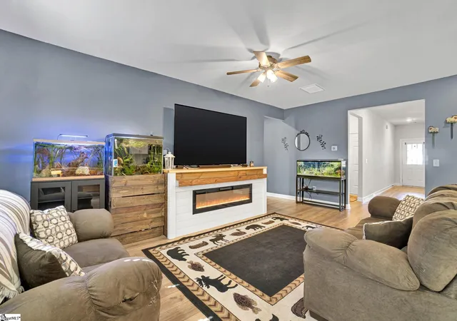 Photo 2 of Single family home for sale at 135 Mainsail Wy, Spartanburg, SC 29306 | MLS# 1589858 | Listing updated on 2026-07-24