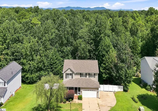Photo 2 of Single family home for sale at 719 Timberwood Rdg, Greer, SC 29651 | MLS# 1601539 | Listing updated on 2026-08-21