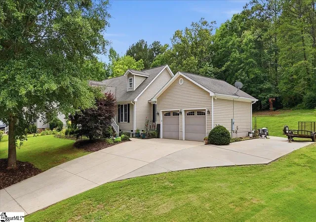 Photo 2 of Single family home for sale at 123 Richland Creek Dr, Westminster, SC 29693 | MLS# 1594776 | Listing updated on 2026-08-28