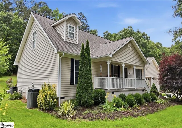 Photo 3 of Single family home for sale at 123 Richland Creek Dr, Westminster, SC 29693 | MLS# 1594776 | Listing updated on 2026-08-28
