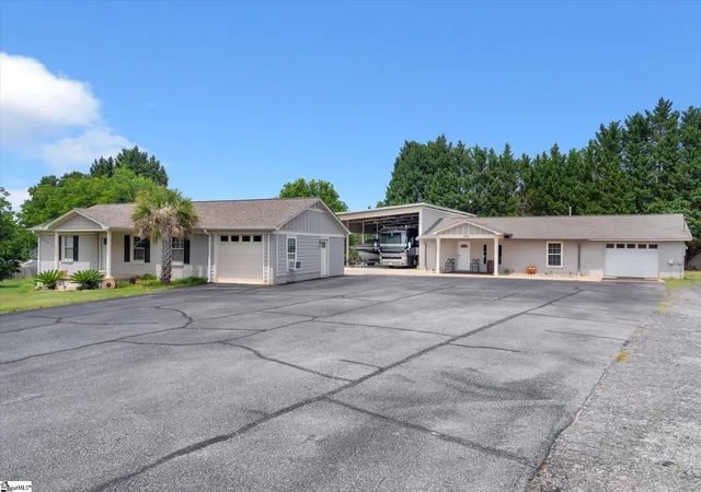 Photo 1 of Single family home for sale at 3202 Locust Hill Rd, Taylors, SC 29687 | MLS# 1596062 | Listing updated on 2026-09-12