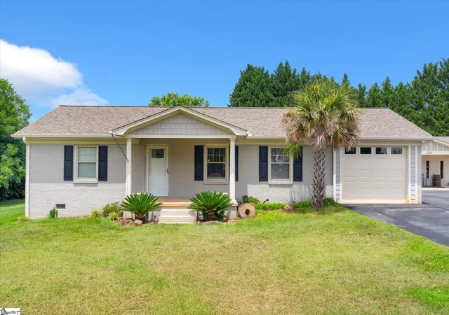 Photo 3 of Single family home for sale at 3202 Locust Hill Rd, Taylors, SC 29687 | MLS# 1596062 | Listing updated on 2026-09-12