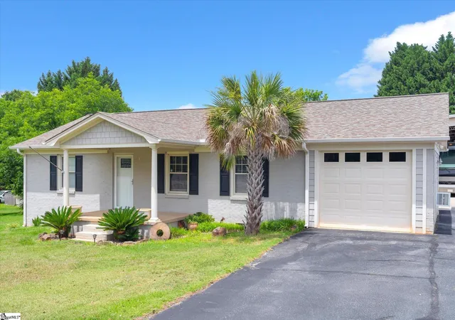Photo 3 of House for sale at 3202 Locust Hill Rd, Taylors, SC 29687 | MLS# 1596062 | Listing updated on 2026-09-12