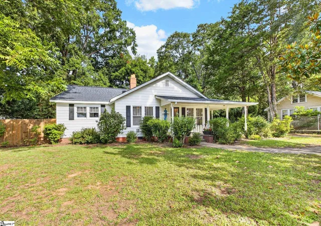 Photo 1 of Single family home for sale at 206 Harvey Rd, Greer, SC 29651 | MLS# 1598893 | Listing updated on 2026-08-31