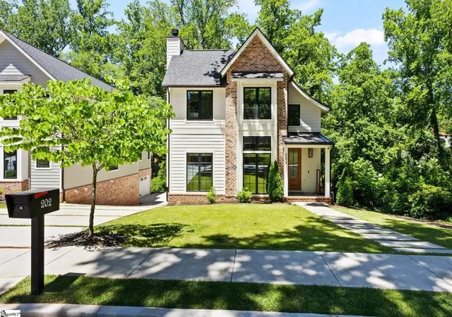 Photo 1 of Single family home for sale at 202 Cammer Ave, Greenville, SC 29605 | MLS# 1591475 | Listing updated on 2026-09-15