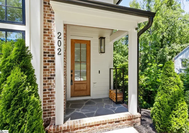 Photo 2 of Single family home for sale at 202 Cammer Ave, Greenville, SC 29605 | MLS# 1591475 | Listing updated on 2026-09-15