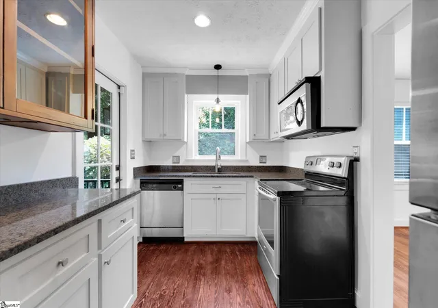 Photo 2 of Single family home for sale at 108 Paris View Dr, Greenville, SC 29609 | MLS# 1601568 | Listing updated on 2026-08-27