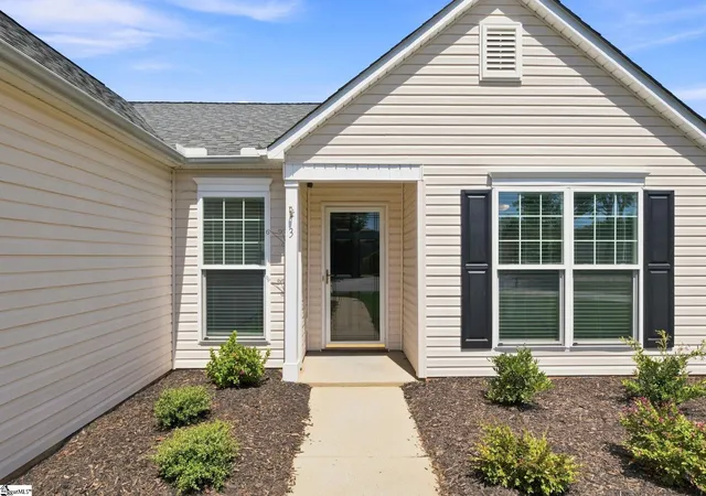 Photo 1 of Single family home for sale at 3 Buzzell Ct, Simpsonville, SC 29681 | MLS# 1602048 | Listing updated on 2026-08-26