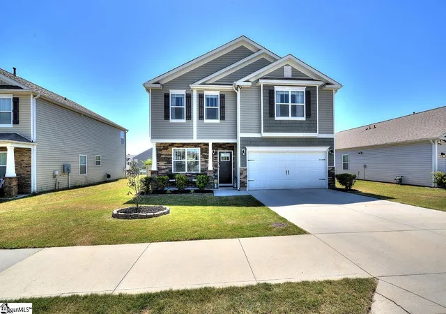 Photo 2 of Single family home for sale at 106 Hartridge Dr, Simpsonville, SC 29680 | MLS# 1593717 | Listing updated on 2026-10-12