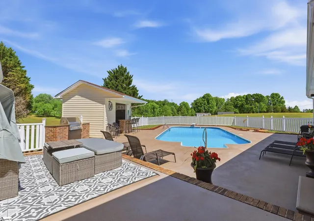 Photo 2 of Single family home for sale at 475 Mcmahan Mill Rd, Piedmont, SC 29673 | MLS# 1598956 | Listing updated on 2026-09-15