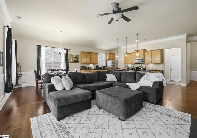 Photo 3 of Single family home for sale at 257 Evansdale Wy, Simpsonville, SC 29680 | MLS# 1594733 | Listing updated on 2026-08-09