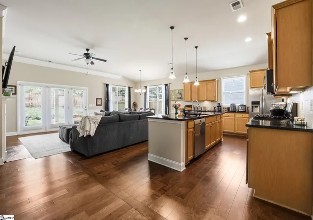 Photo 4 of Single family home for sale at 257 Evansdale Wy, Simpsonville, SC 29680 | MLS# 1594733 | Listing updated on 2026-09-22