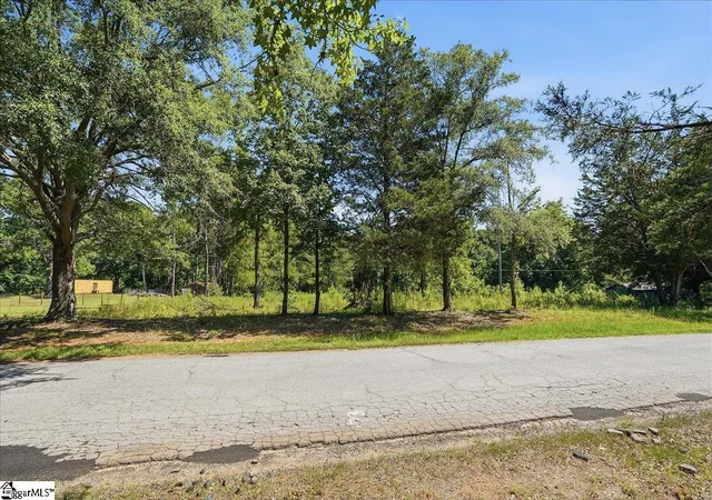 Photo 3 of House for sale at 3006 Harris Bridge Rd, Woodruff, SC 29388 | MLS# 1597262 | Listing updated on 2026-07-09