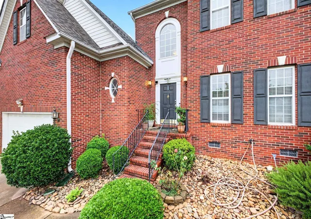 Photo 3 of Single family home for sale at 17 Suffolk Downs Wy, Greenville, SC 29615 | MLS# 1597884 | Listing updated on 2026-09-04