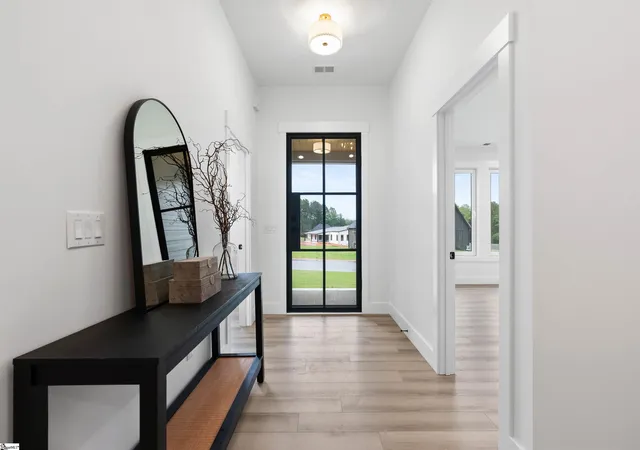 Photo 3 of Single family home for sale at 757 New South Ct, Wellford, SC 29385 | MLS# 1592368 | Listing updated on 2026-09-15