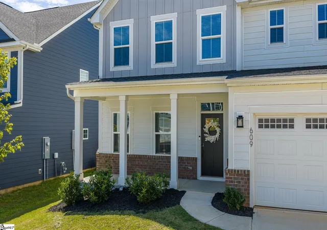 Photo 2 of Single family home for sale at 609 Vestrella Rd, Greenville, SC 29605 | MLS# 1602030 | Listing updated on 2026-08-27