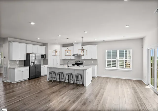Photo 3 of Single family home for sale at 609 Vestrella Rd, Greenville, SC 29605 | MLS# 1602030 | Listing updated on 2026-08-27