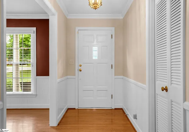 Photo 2 of Single family home for sale at 204 Montclair Rd, Greer, SC 29651 | MLS# 1597728 | Listing updated on 2026-07-16