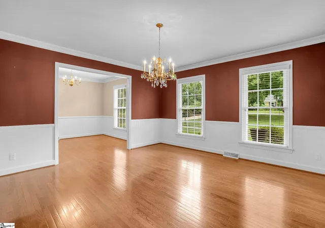 Photo 3 of Single family home for sale at 204 Montclair Rd, Greer, SC 29651 | MLS# 1597728 | Listing updated on 2026-07-16