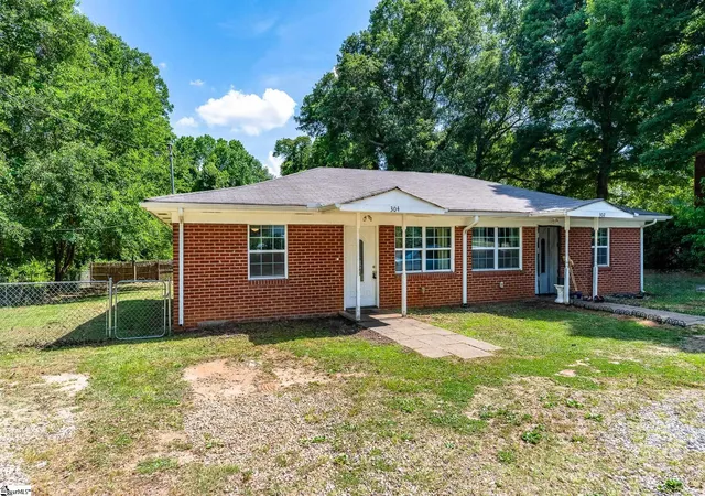 Photo 1 of Multi family home for sale at 302 Churchill Cir, Greenville, SC 29605 | MLS# 1592614 | Listing updated on 2026-06-05