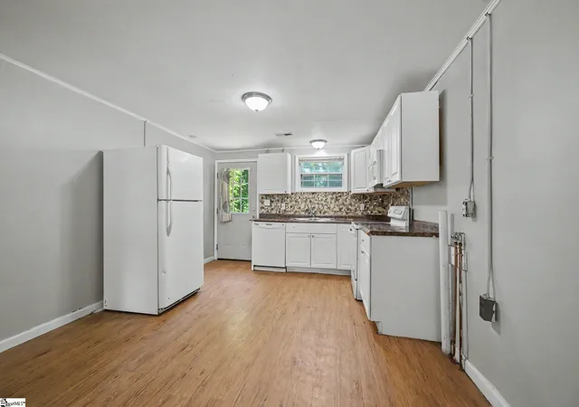 Photo 4 of House for sale at 302 Churchill Cir, Greenville, SC 29605 | MLS# 1592614 | Listing updated on 2026-06-05