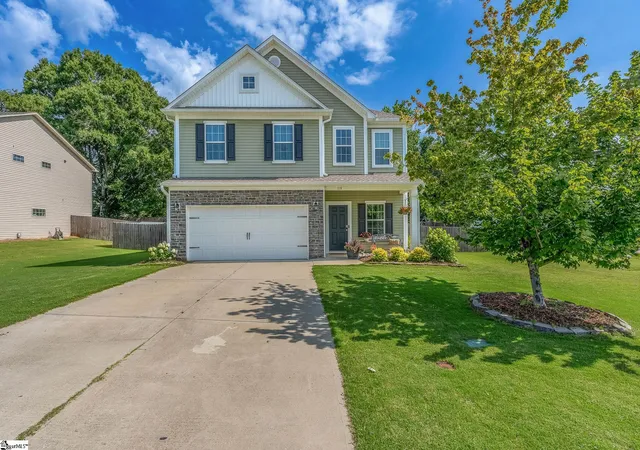 Homes for sale in Simpsonville, SC | 719 Camberwell Rd, Simpsonville, SC 29680 | MLS# 1597185
