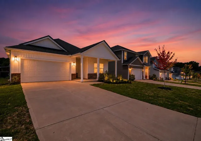 Photo 3 of Single family home for sale at 138 Layken Dr, Fountain Inn, SC 29644 | MLS# 1601322 | Listing updated on 2026-08-19