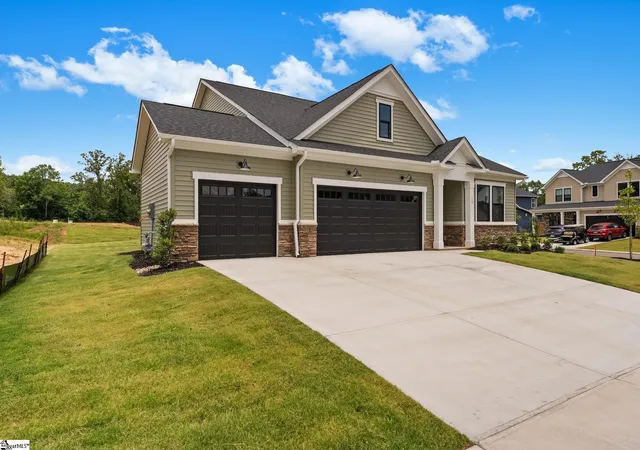 Photo 2 of Sale Pending at 127 Eagle Creek Dr, Central, SC 29630 | MLS# 1597129 | Listing updated on 2026-09-02