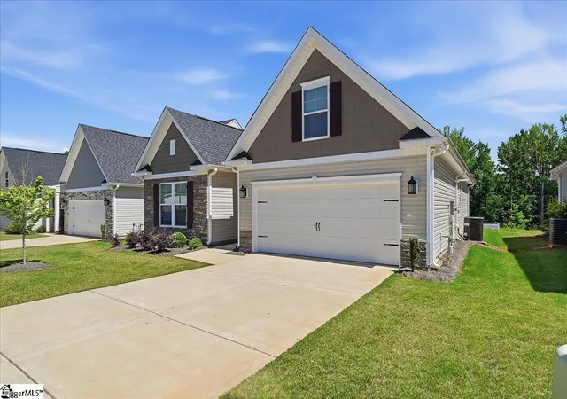 Homes for sale in Greer, SC | 504 Clairbrook Ct, Greer, SC 29651 | MLS# 1593907