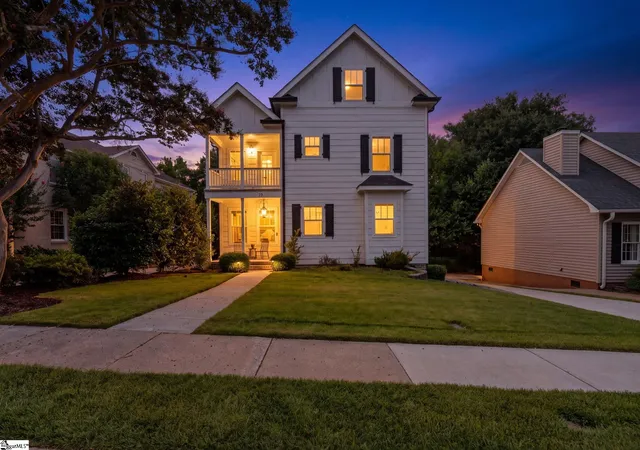 Photo 2 of Single family home for sale at 13 E Talullah Dr, Greenville, SC 29605 | MLS# 1599895 | Listing updated on 2026-08-05