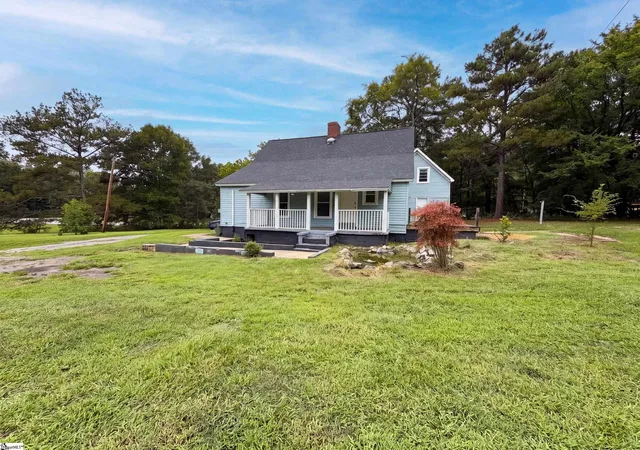 Photo 4 of Single family home for sale at 106 Old Georgia Rd, Pelzer, SC 29669 | MLS# 1600268 | Listing updated on 2026-09-22