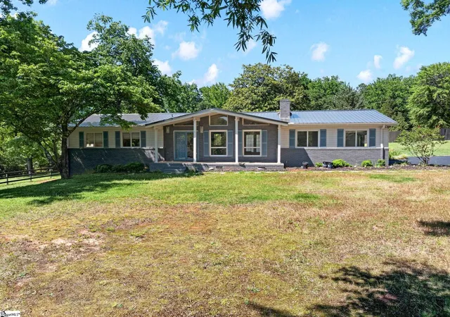 1st image of 1064 Knollwood Acres Dr, Boiling Springs, SC 29316 | MLS# 1594294