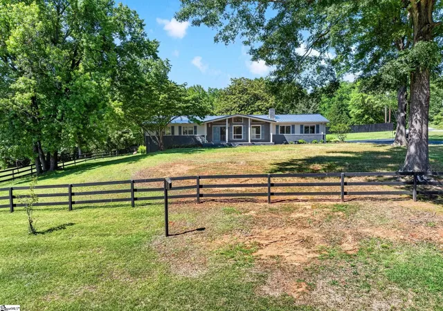 3rd image of 1064 Knollwood Acres Dr, Boiling Springs, SC 29316 | MLS# 1594294