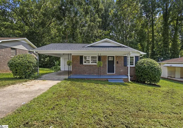 Photo 1 of Single family home for sale at 167 Lincoln Dr, Spartanburg, SC 29306 | MLS# 1600821 | Listing updated on 2026-09-14