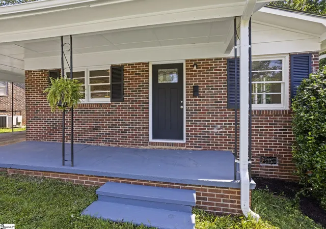 Photo 4 of Single family home for sale at 167 Lincoln Dr, Spartanburg, SC 29306 | MLS# 1600821 | Listing updated on 2026-09-14