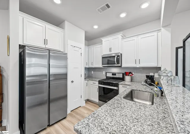 Photo 4 of Townhouse for sale at 115 Shallons Dr, Greenville, SC 29609 | MLS# 1593505 | Listing updated on 2026-08-20