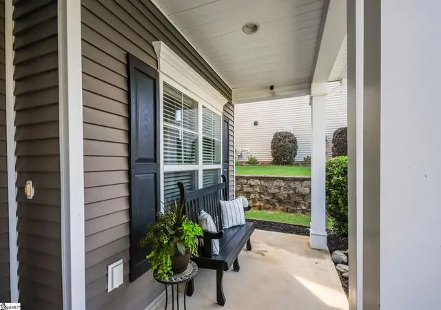 Photo 3 of Sale Pending at 416 Leigh Creek Dr, Simpsonville, SC 29681 | MLS# 1598651 | Listing updated on 2026-08-12