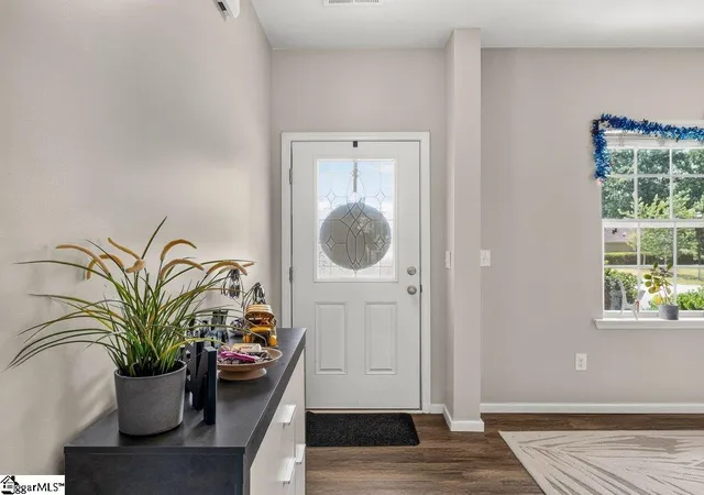 Photo 2 of Single family home for sale at 904 Liberty Walk Ln, Simpsonville, SC 29681 | MLS# 1600312 | Listing updated on 2026-10-01