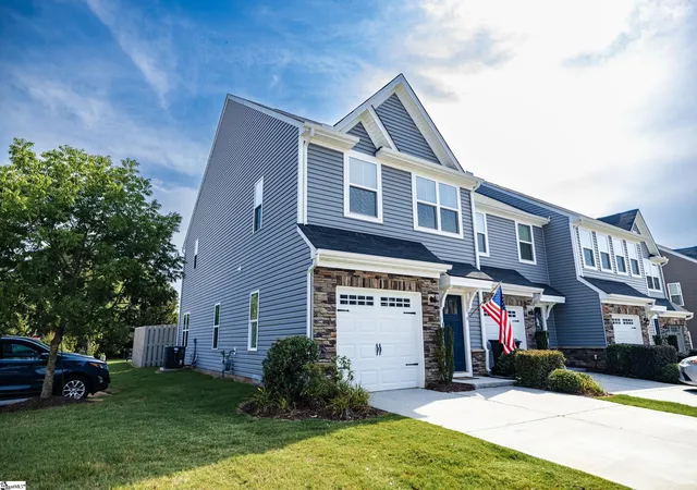 Photo 1 of Townhouse for sale at 101 Roundtree Dr, Simpsonville, SC 29681 | MLS# 1599335 | Listing updated on 2026-08-19
