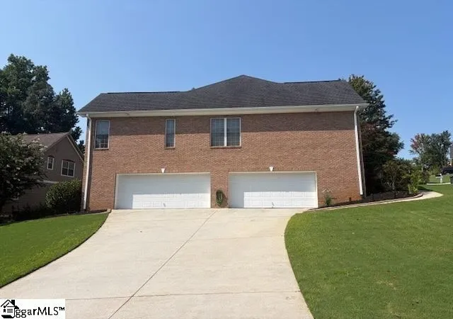 Photo 2 of Single family home for sale at 1018 Bent Creek Run Dr, Greer, SC 29651 | MLS# 1599342 | Listing updated on 2026-09-12