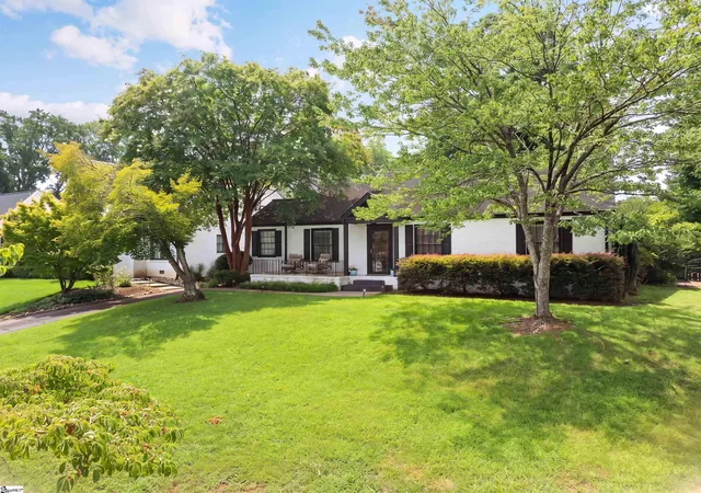 Photo 2 of Single family home for sale at 453 Longview Ter, Greenville, SC 29605 | MLS# 1600598 | Listing updated on 2026-09-11