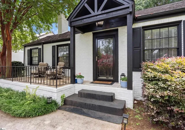 Photo 3 of Single family home for sale at 453 Longview Ter, Greenville, SC 29605 | MLS# 1600598 | Listing updated on 2026-09-25