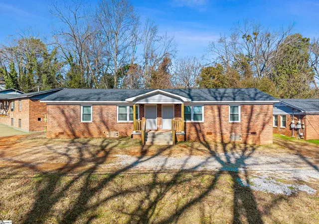 Photo 1 of Multi family home for sale at 213 Elder St, Greenville, SC 29607 | MLS# 1601834 | Listing updated on 2026-08-25
