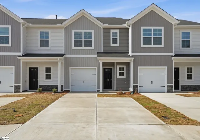 Homes for sale in Greenwood, SC | 305 Lilac Loop, Greenwood, SC 29646 | MLS# 1596713