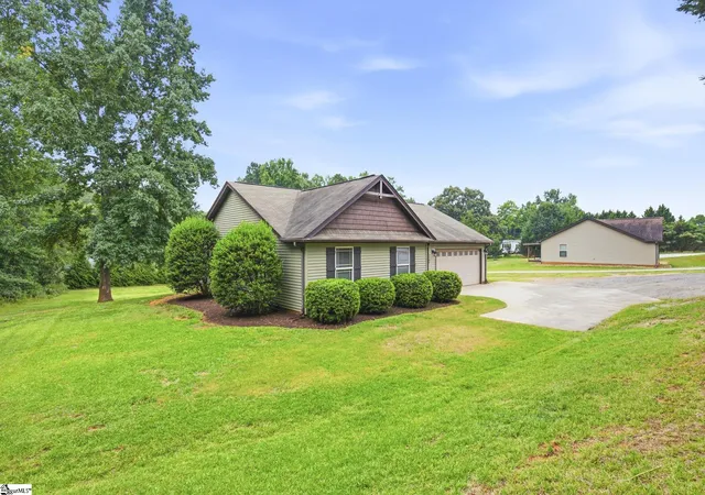 Photo 2 of Single family home for sale at 2180 Tigerville Rd, Travelers Rest, SC 29690 | MLS# 1600163 | Listing updated on 2026-08-27