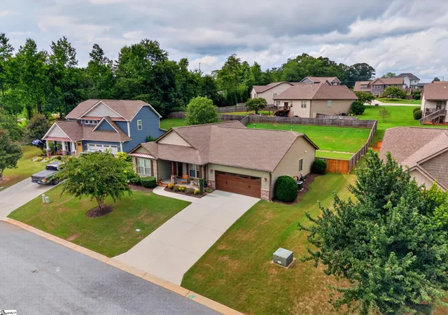 Photo 4 of Single family home for sale at 408 Trillium Creek Ct, Travelers Rest, SC 29690 | MLS# 1600441 | Listing updated on 2026-09-01