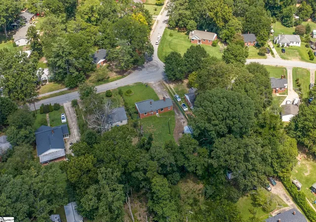 Photo 31 of Single family home for sale at 9 Glenwood Ln, Greenville, SC 29605 | MLS# 1602419 | Listing updated on 2026-09-28