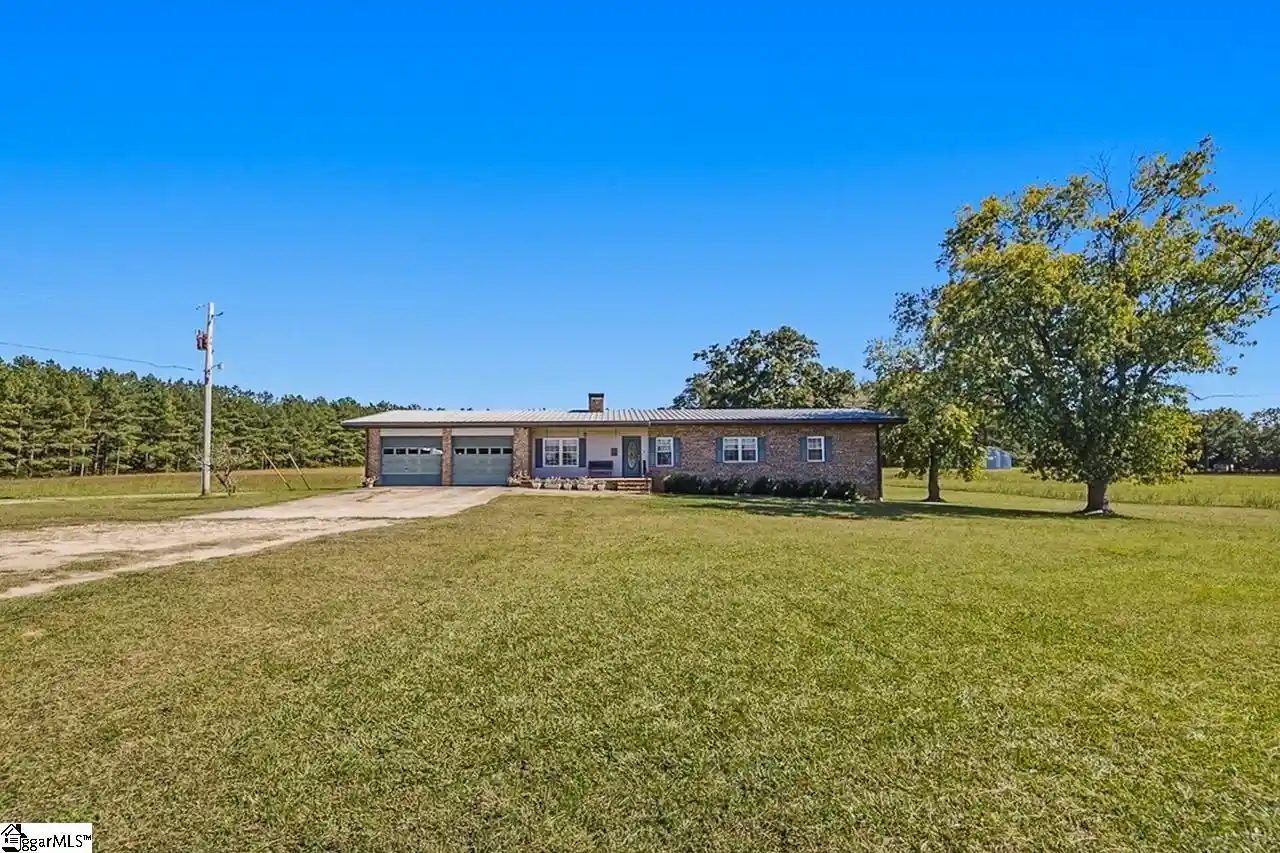 Single family home for sale at 812 Tornado Rd, Honea Path, SC 29654 | MLS# 1607239