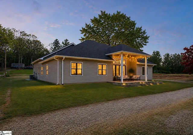 3rd image of 117 Jamison Rd, Travelers Rest, SC 29690 | MLS# 1587687