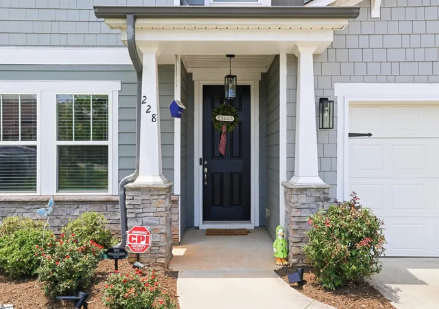 Homes for sale in Simpsonville, SC | 228 Bank Swallow Wy, Simpsonville, SC 29680 | MLS# 1596179